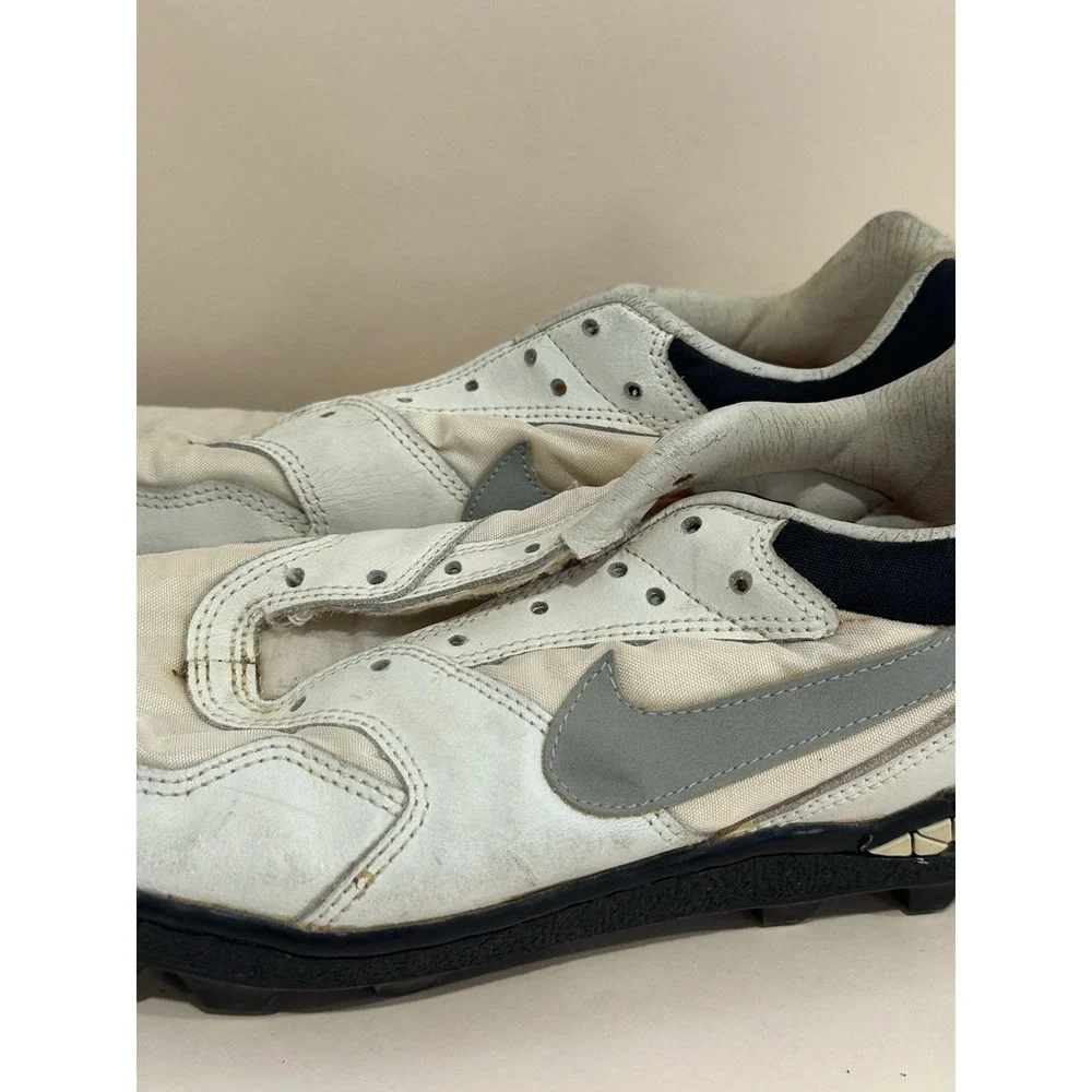 Nike Shark Cleats Size 10.5 (missing Laces)‎